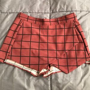Tobi maroon skort.